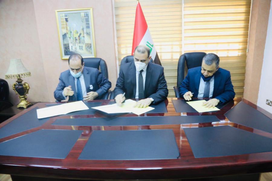 محافظ بغداد يعلن توقيع محضر عقد مشترك مع التخطيط والنقل لتنفيذ القطار المعلق