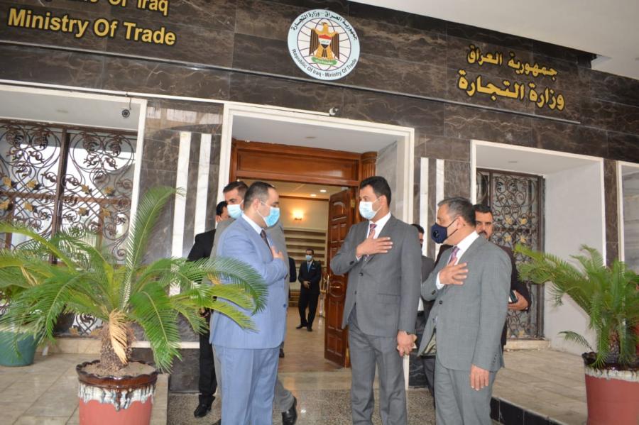 محافظ بغداد يلتقي وزير التجارة ويتباحث معه ملف البطاقة التموينية واستلام اراض تابعة للوزارة