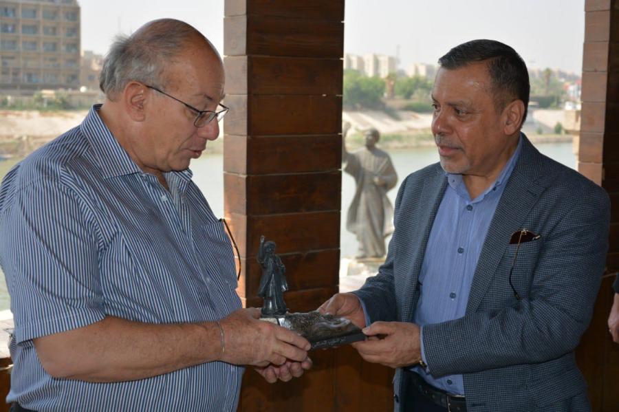محافظ بغداد والسفير اليوناني يجريان جولة لعدد من المواقع الأثرية