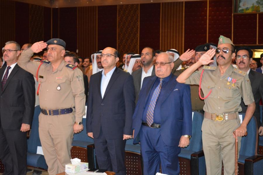 محافظ بغداد يتعهد بمنح عوائل مجزرة سبايكر كامل حقوقهم